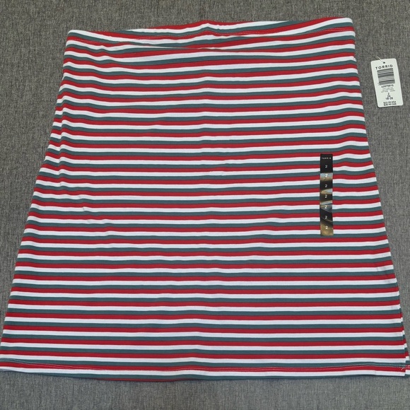 Torrid Foxy Strapless Tube Top, 2X - Picture 2 of 9